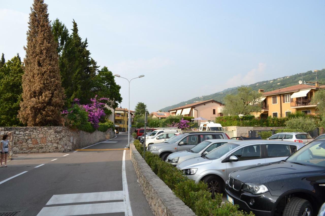 Apartamento Torri Centro Torri Del Benaco Exterior foto