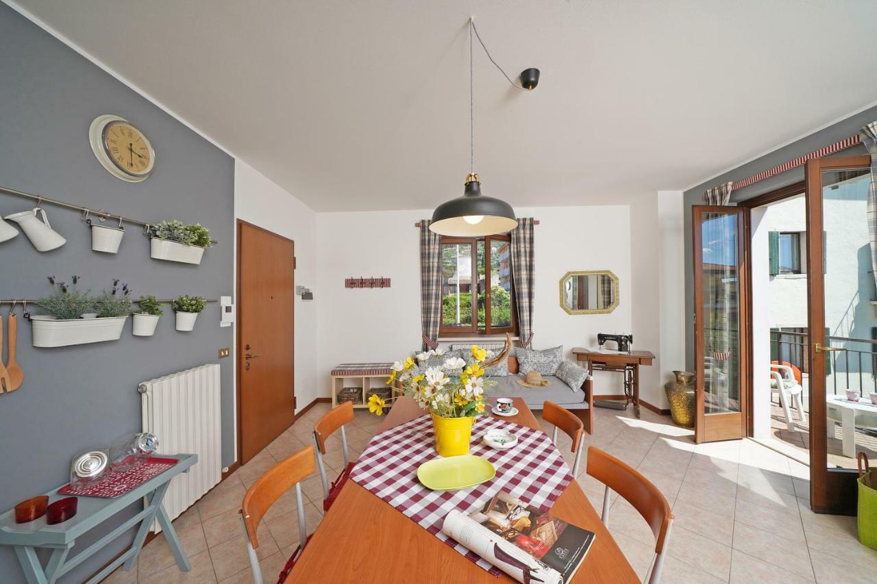 Apartamento Torri Centro Torri Del Benaco Exterior foto