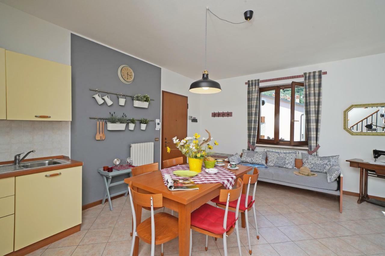 Apartamento Torri Centro Torri Del Benaco Exterior foto